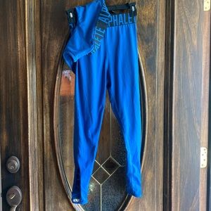 Alphalete Criss Cross Leggings/Sports Bra Set